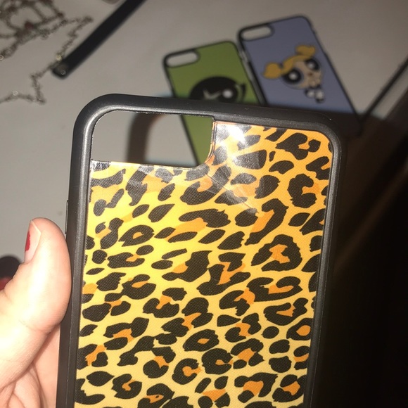 ‼️ MAKE OFFER‼️Wildflower iPhone 7+/8+ case bundle - Picture 3 of 3